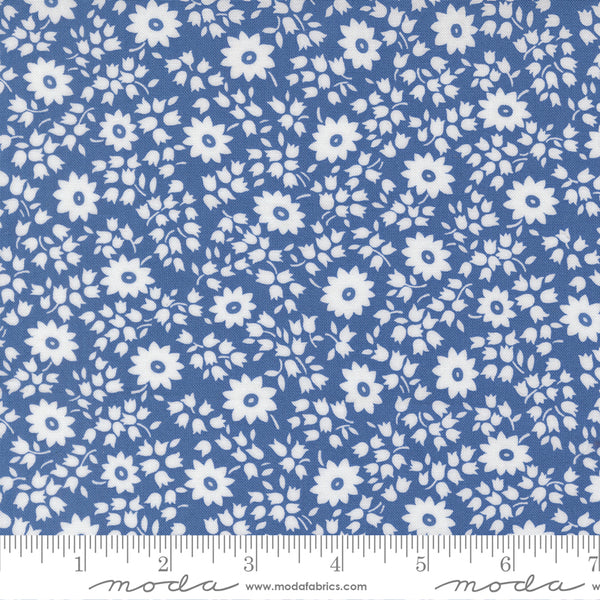 Moda 30's Playtime 2025 23372 18 Bluebell Perky Posies By The Yard