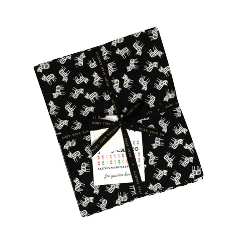 Moda Pre-Cut 27 Piece Fat Quarter Bundle - 1 800 Calico
