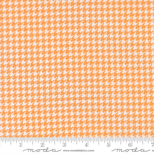 Moda Delightfully Yours 37702 13 Apricot Houndstooth By The Yard