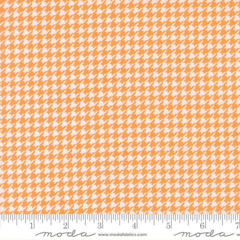 Moda Delightfully Yours 37702 13 Apricot Houndstooth By The Yard