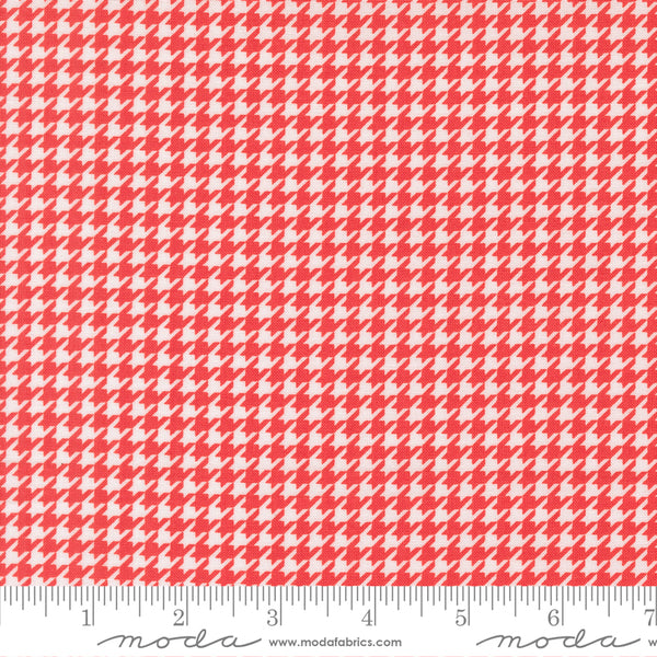Moda Delightfully Yours 37702 16 Geranium Houndstooth By The Yard