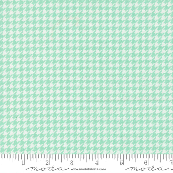 Moda Delightfully Yours 37702 17 Aqua Houndstooth By The Yard