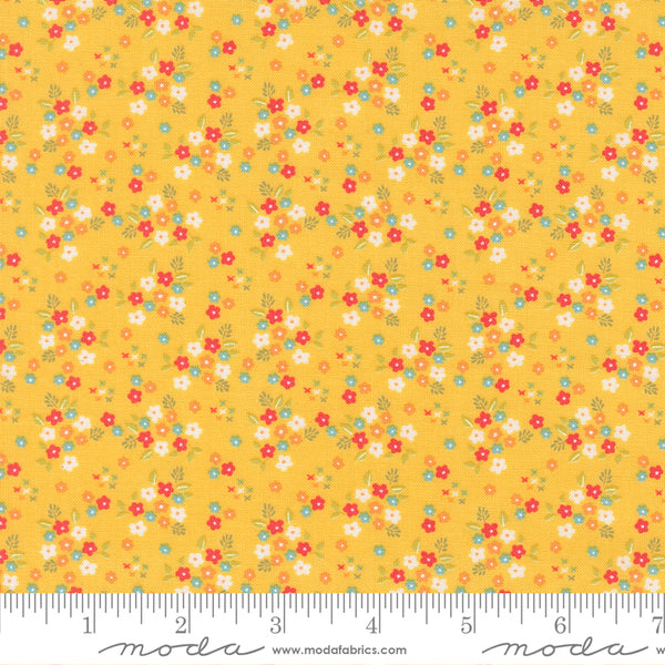 Moda Delightfully Yours 37705 12 Buttercup Small Posie By The Yard