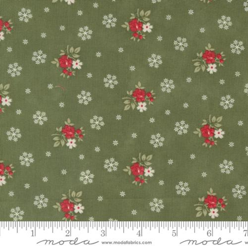 Moda - A Christmas Carol 44355 15 Holly By The Yard