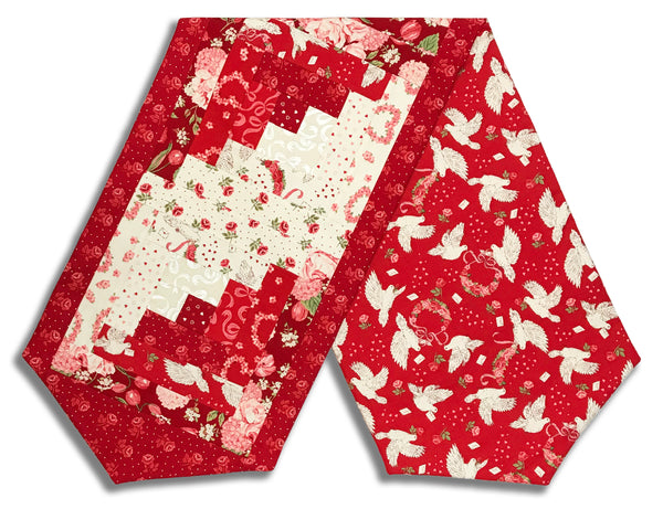 Matt's Moda Pre-cut Log Cabin Table Runner Kit - Je Taime - Scarlet