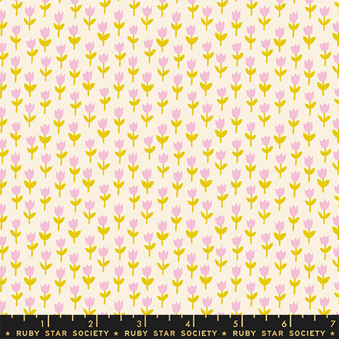 Moda 1 800 Calico RS4169 11 Natural Tulips By The Yard