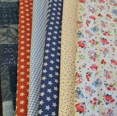 Matt's Mystery Bundles - 4.35 yards - Stars & Flowers - Assorted Remnants